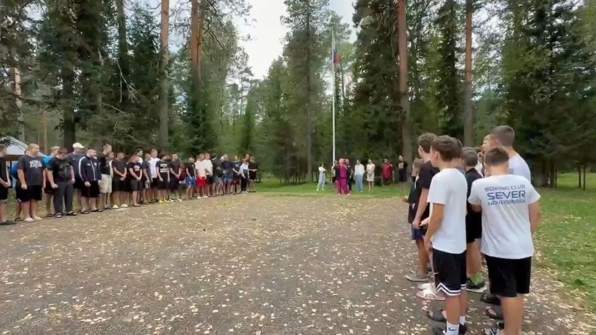 В детском оздоровительном центре «Лебедь» в Турочакском районе стартовала спортивная смена В детском оздоровительном центре «Лебедь» в Турочакском районе стартовала спортивная смена