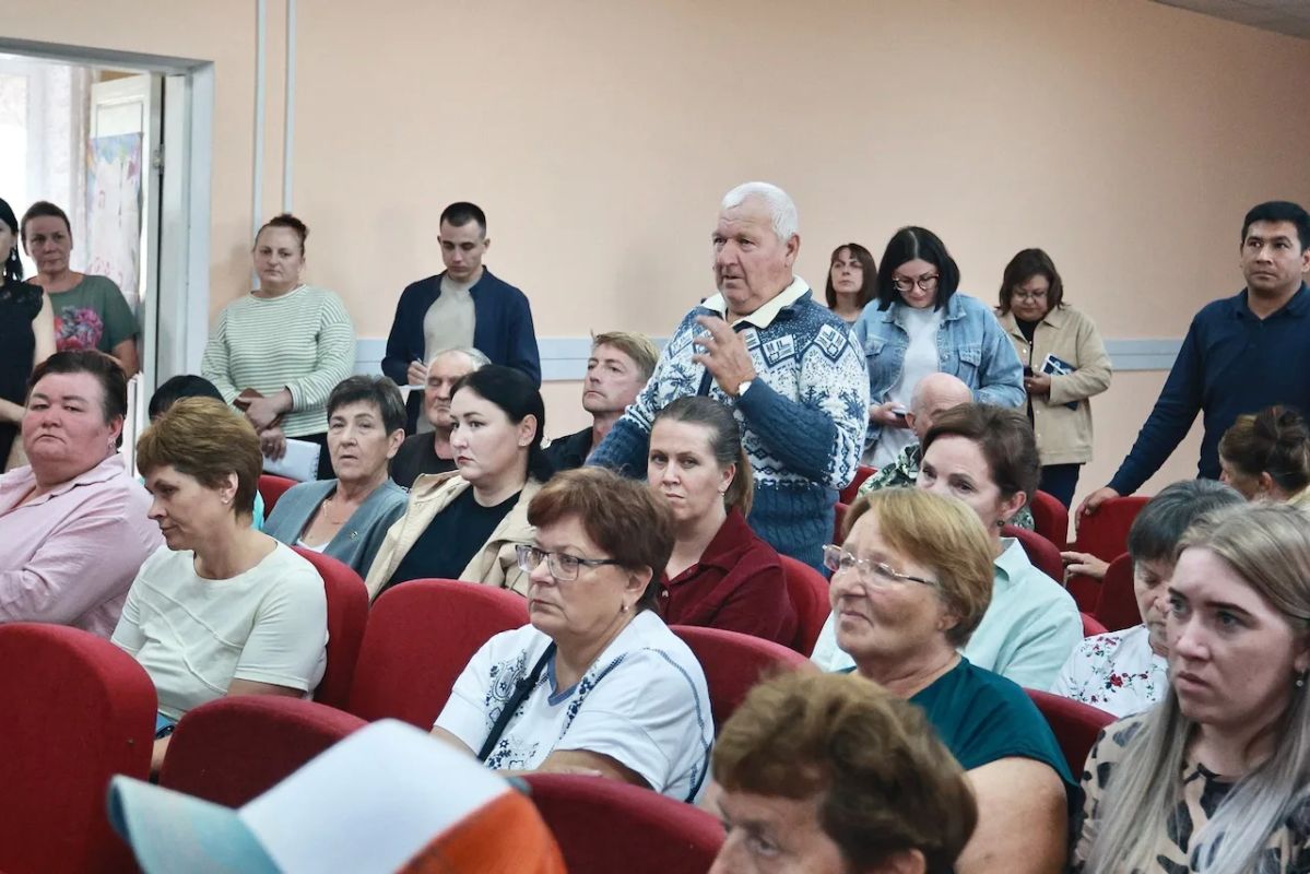 Андрей Турчак: «После того, как у нас отремонтировали школу, в село начали приезжать новые семьи и учителя» Андрей Турчак: «После того, как у нас отремонтировали школу, в село начали приезжать новые семьи и учителя»