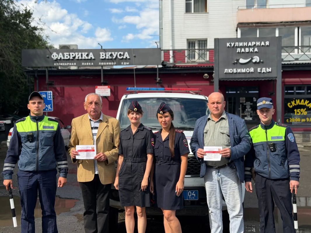 Сотрудники региональной Госавтоинспекции совместно с представителями общественности провели акцию «Встречная полоса» Сотрудники региональной Госавтоинспекции совместно с представителями общественности провели акцию «Встречная полоса»