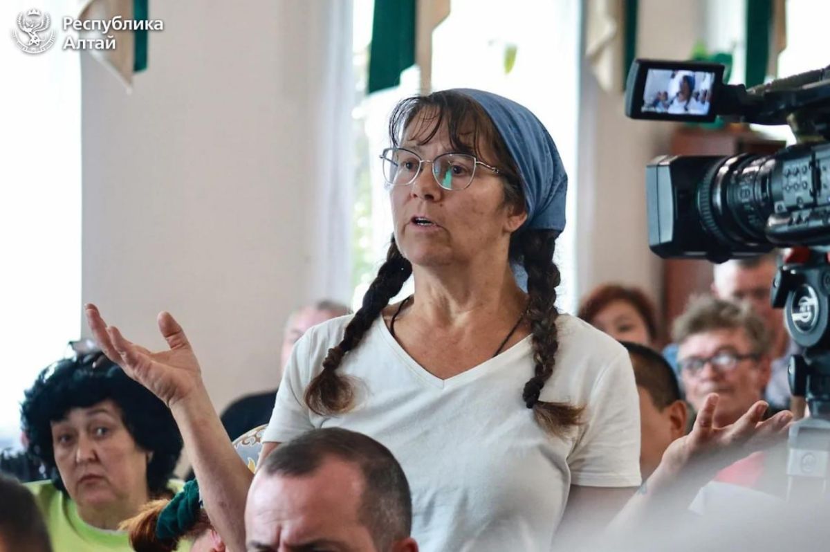 Глава Андрей Турчак провел встречу с жителями села Узнезя в Чемальском районе Глава Андрей Турчак провел встречу с жителями села Узнезя в Чемальском районе