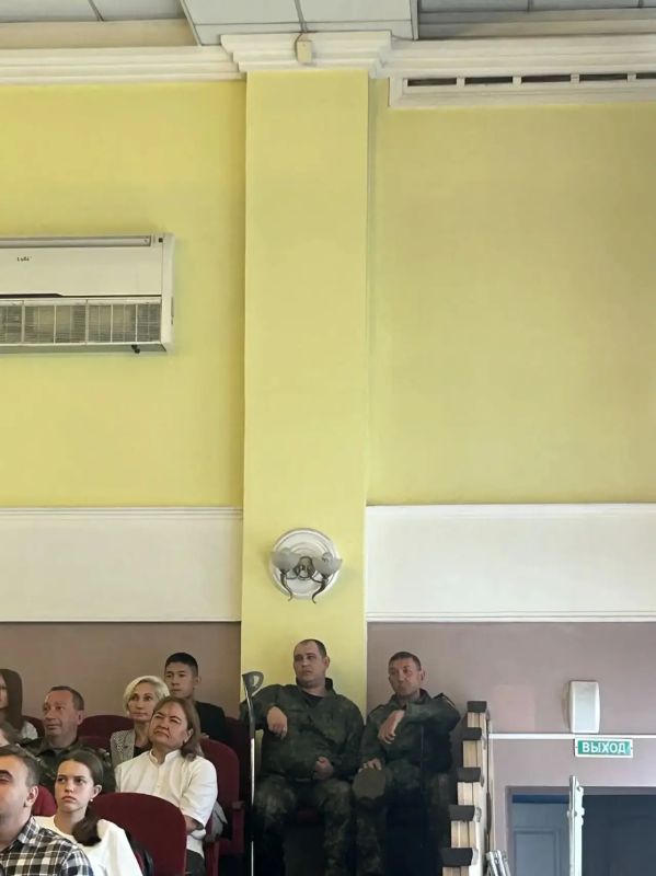 Прямо сейчас в Медицинском колледже проходит концерт, посвященный Дню военного медика Прямо сейчас в Медицинском колледже проходит концерт, посвященный Дню военного медика