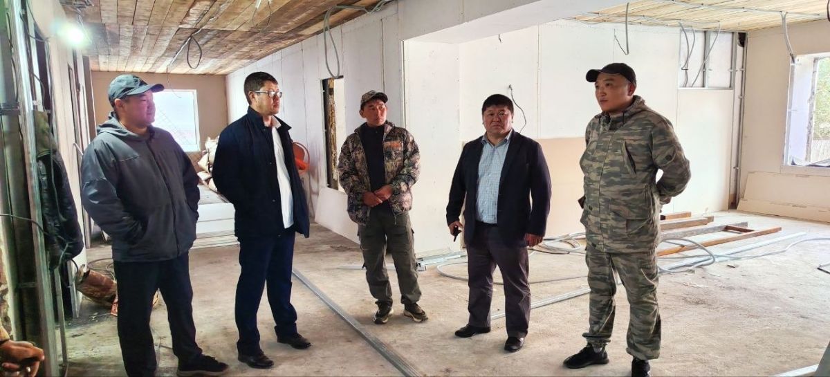 Глава Улаганского района Айдар Акчин провёл приём граждан в селе Балыкча Глава Улаганского района Айдар Акчин провёл приём граждан в селе Балыкча