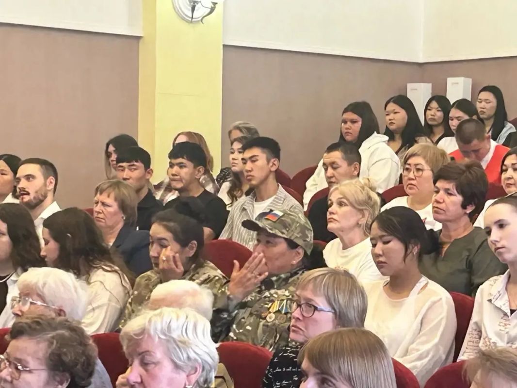 Прямо сейчас в Медицинском колледже проходит концерт, посвященный Дню военного медика Прямо сейчас в Медицинском колледже проходит концерт, посвященный Дню военного медика