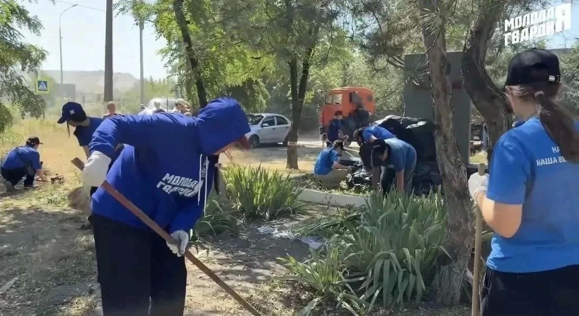 Забота и память - молодогвардейцы Республики Алтай с честью выполнили гуманитарную миссию в Мариуполе Забота и память - молодогвардейцы Республики Алтай с честью выполнили гуманитарную миссию в Мариуполе
