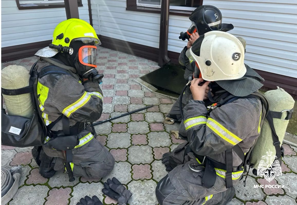 В Республике Алтай прошли пожарно-тактические занятия на избирательных участках В Республике Алтай прошли пожарно-тактические занятия на избирательных участках