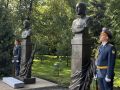 Бюсты Героев России Айдара Карабашева и Александра Кускова открыли в Горно-Алтайске
