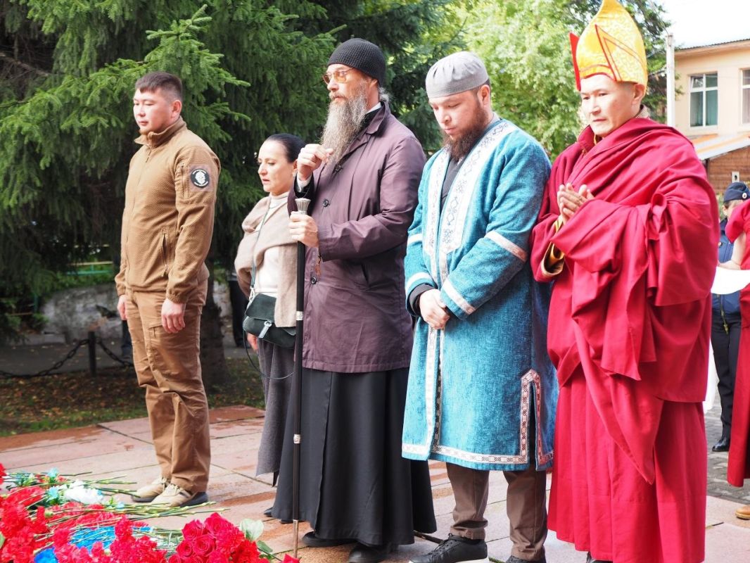 В нашей стране дата 3 сентября неразрывно связана со страшными событиями, произошедшими в Беслане в сентябре 2004 года В нашей стране дата 3 сентября неразрывно связана со страшными событиями, произошедшими в Беслане в сентябре 2004 года