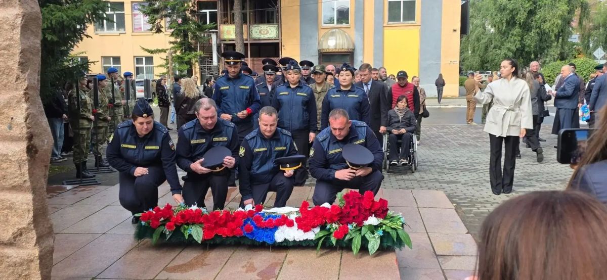 Работники Министерства приняли участие в памятном митинге, приуроченном ко Дню солидарности в борьбе с терроризмом Работники Министерства приняли участие в памятном митинге, приуроченном ко Дню солидарности в борьбе с терроризмом