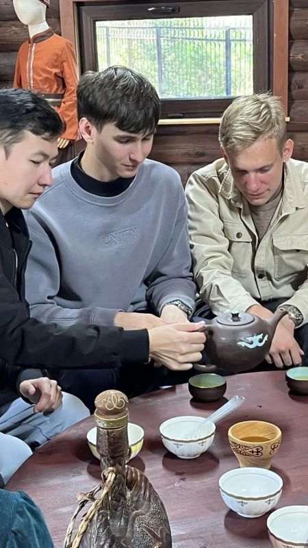 Патриотический автопробег «Алтайский сбор» прошел сегодня в Турочакском районе - жители сел собрали гуманитарный груз для бойцов СВО и передали его участникам автопробега на точках маршрута Патриотический автопробег «Алтайский сбор» прошел сегодня в Турочакском районе - жители сел собрали гуманитарный груз для бойцов СВО и передали его участникам автопробега на точках маршрута