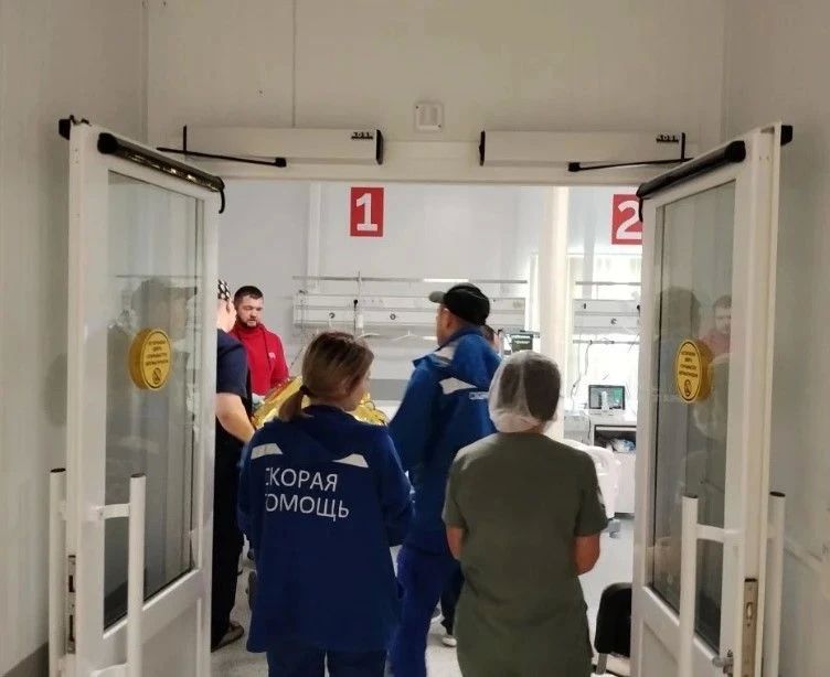 Поздравляем бригаду скорой помощи Центра медицины катастроф - фельдшеров Петра Яндикова и Артёма Сартакова, а также водителя Сергея Крылова, занявших почётное второе место на межрегиональном конкурсе профессионального... Поздравляем бригаду скорой помощи Центра медицины катастроф - фельдшеров Петра Яндикова и Артёма Сартакова, а также водителя Сергея Крылова, занявших почётное второе место на межрегиональном конкурсе профессионального...