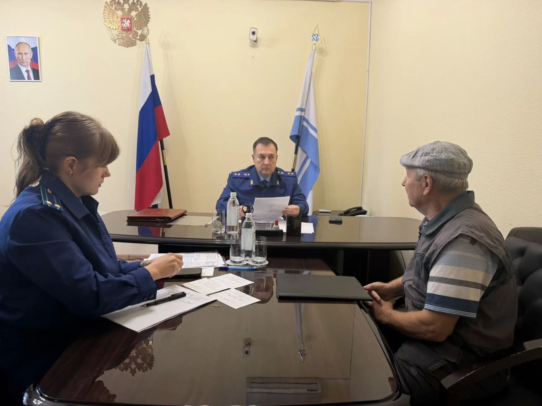 Прокурор Республики Алтай провел прием граждан в приемной Президента Российской Федерации в Республике Алтай Прокурор Республики Алтай провел прием граждан в приемной Президента Российской Федерации в Республике Алтай