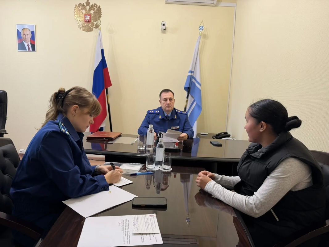 Прокурор Республики Алтай провел прием граждан в приемной Президента Российской Федерации в Республике Алтай Прокурор Республики Алтай провел прием граждан в приемной Президента Российской Федерации в Республике Алтай