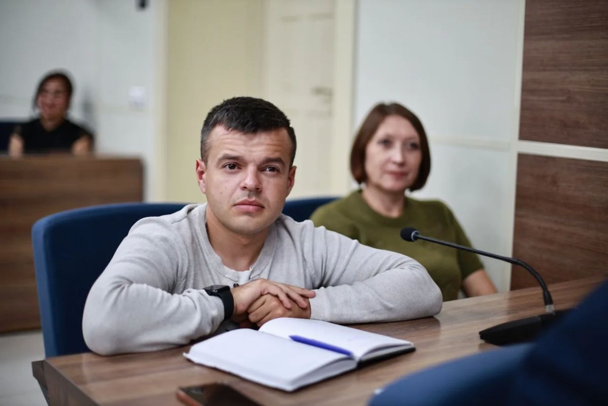 Андрей Турчак: Еще одна встреча в Горно-Алтайске - с депутатами, которые представляют интересы жителей города в Госсобрании и горсовете Андрей Турчак: Еще одна встреча в Горно-Алтайске - с депутатами, которые представляют интересы жителей города в Госсобрании и горсовете