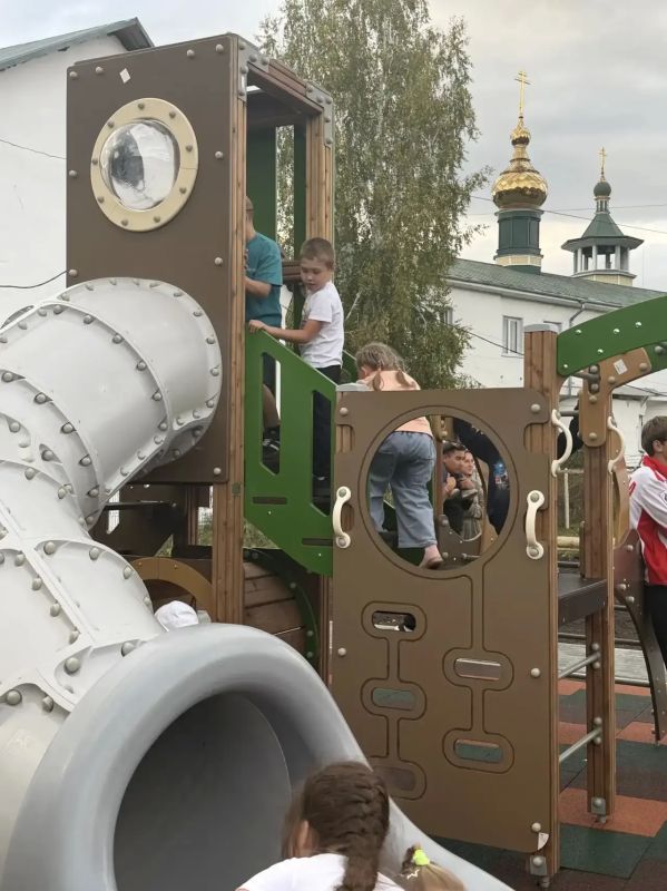 В Майме открыли современную игровую площадку, а вместе с ней провели фестиваль добрососедства В Майме открыли современную игровую площадку, а вместе с ней провели фестиваль добрососедства