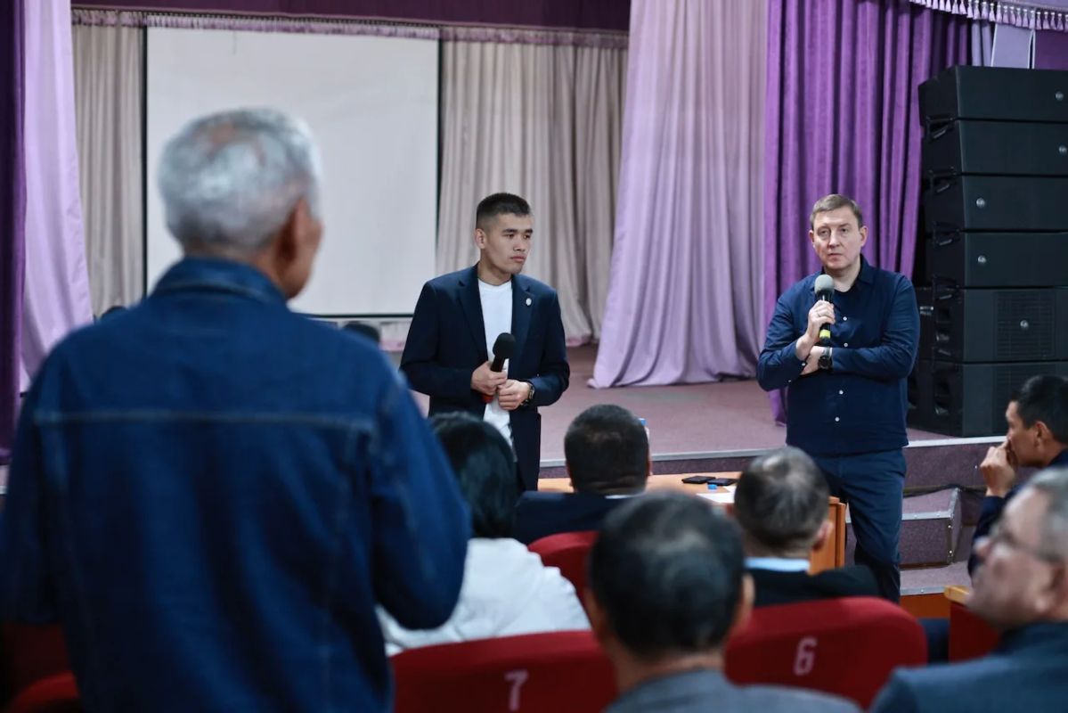 Андрей Турчак: Завершили День муниципалитета встречей с жителями в Улагане Андрей Турчак: Завершили День муниципалитета встречей с жителями в Улагане