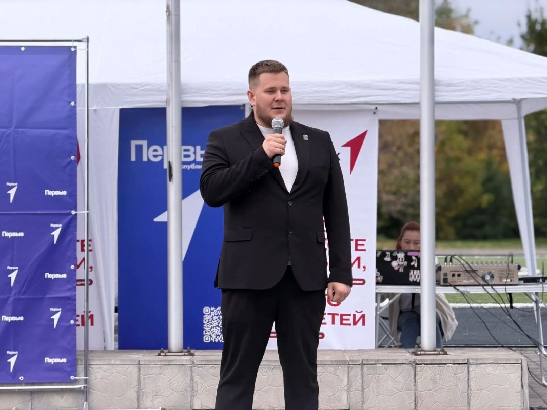 В Горно-Алтайске сотрудники полиции поприветствовали участников Всероссийского физкультурного проекта «Вызов первых» В Горно-Алтайске сотрудники полиции поприветствовали участников Всероссийского физкультурного проекта «Вызов первых»