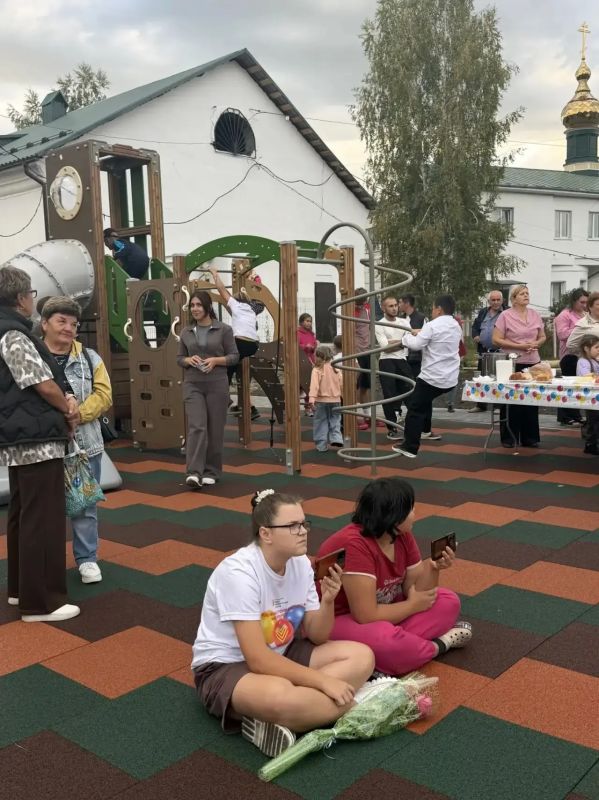 В Майме открыли современную игровую площадку, а вместе с ней провели фестиваль добрососедства В Майме открыли современную игровую площадку, а вместе с ней провели фестиваль добрососедства