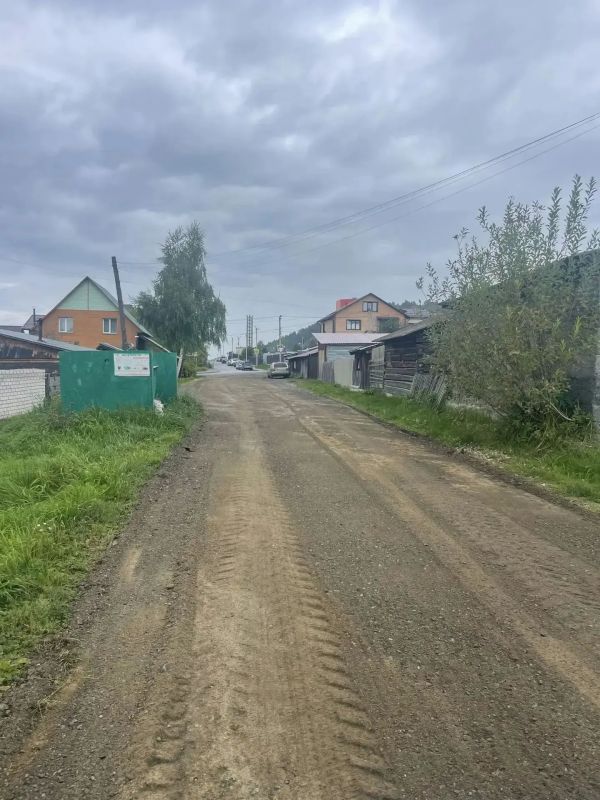 В Горно-Алтайске продолжается ремонт дорог на основании обращений, поступивших в адрес мэрии и депутатского корпуса во время традиционных встреч в микрорайонах В Горно-Алтайске продолжается ремонт дорог на основании обращений, поступивших в адрес мэрии и депутатского корпуса во время традиционных встреч в микрорайонах