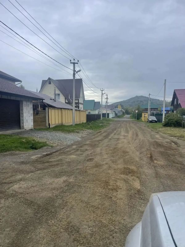 В Горно-Алтайске продолжается ремонт дорог на основании обращений, поступивших в адрес мэрии и депутатского корпуса во время традиционных встреч в микрорайонах В Горно-Алтайске продолжается ремонт дорог на основании обращений, поступивших в адрес мэрии и депутатского корпуса во время традиционных встреч в микрорайонах