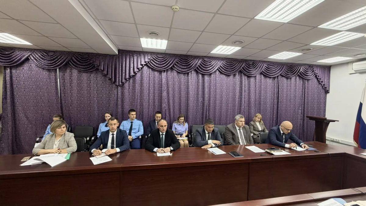 В прокуратуре Республики Алтай подвели итоги заседания по реализации национальных проектов В прокуратуре Республики Алтай подвели итоги заседания по реализации национальных проектов