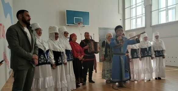 Первый день голосования демонстрирует единство поколений и уважение к традициям Первый день голосования демонстрирует единство поколений и уважение к традициям