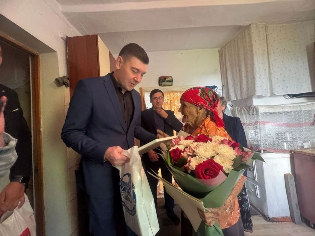 19 сентября 99 лет исполняется Александре Васильевне Кайгородовой — ветерану труда РФ, труженице тыла 19 сентября 99 лет исполняется Александре Васильевне Кайгородовой — ветерану труда РФ, труженице тыла