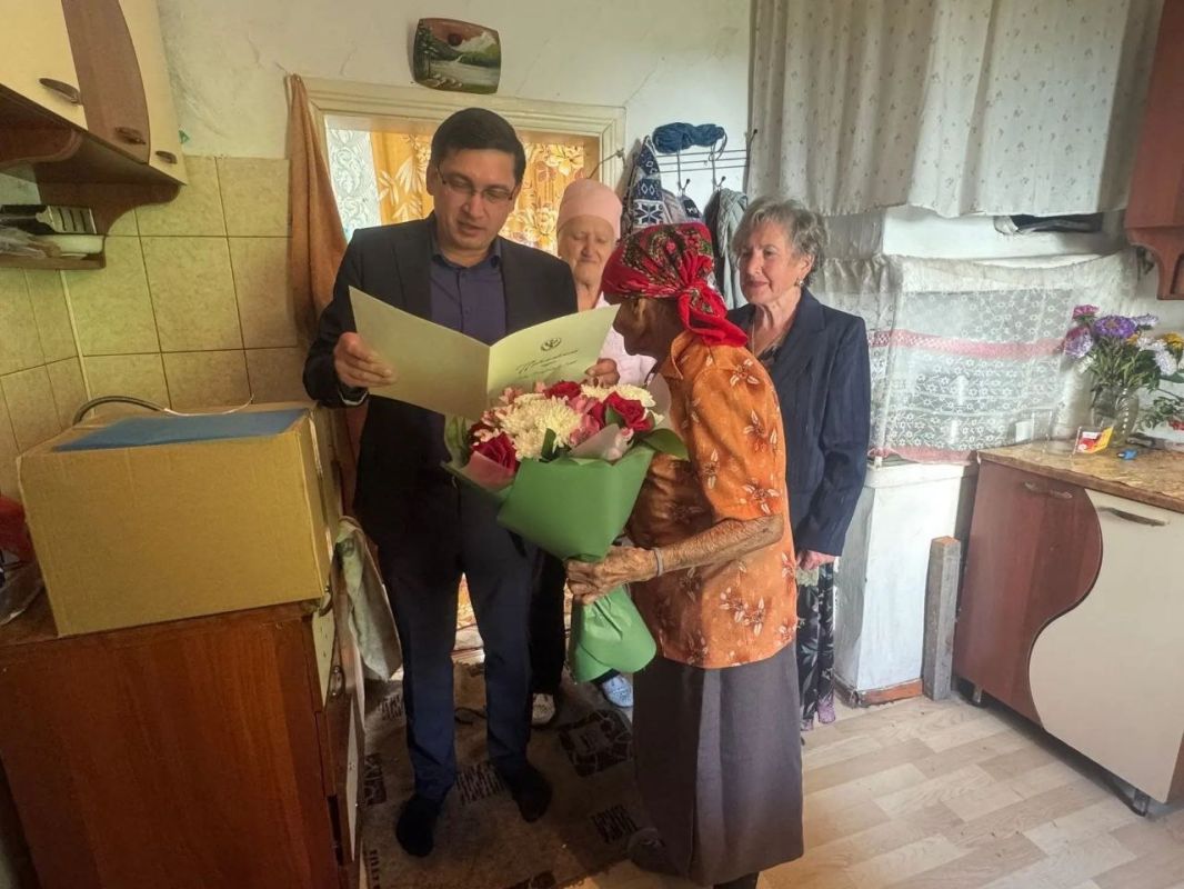 19 сентября 99 лет исполняется Александре Васильевне Кайгородовой — ветерану труда РФ, труженице тыла 19 сентября 99 лет исполняется Александре Васильевне Кайгородовой — ветерану труда РФ, труженице тыла
