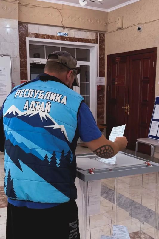Жители Республики Алтай продолжают голосовать на выборах Жители Республики Алтай продолжают голосовать на выборах