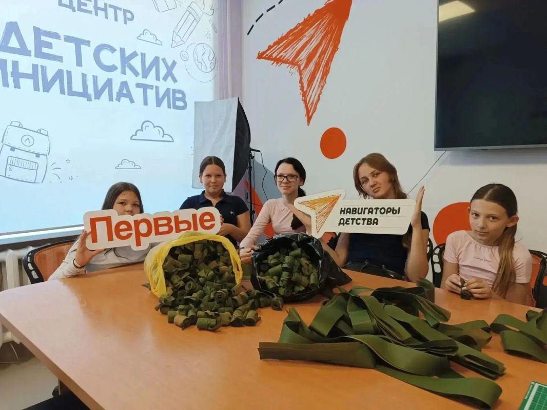 Двадцатитонную фуру с гуманитарной помощью для земляков-военнослужащих вчера загрузили в Чемале Двадцатитонную фуру с гуманитарной помощью для земляков-военнослужащих вчера загрузили в Чемале