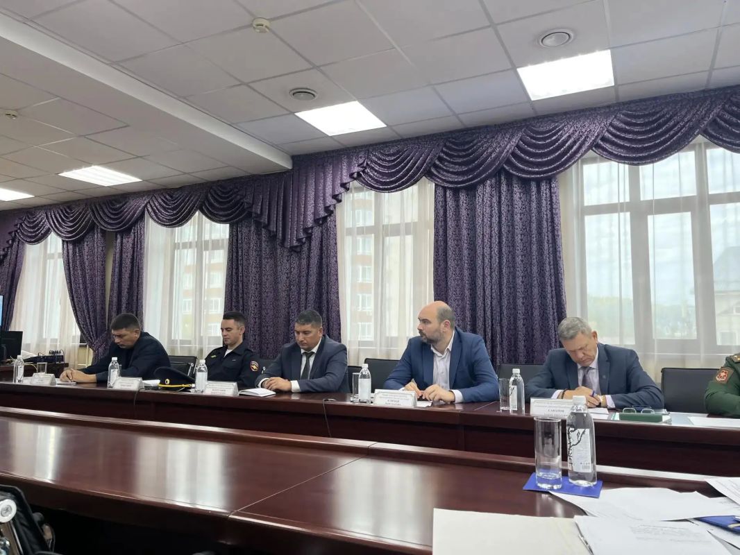Прокурор Республики Алтай Анатолий Богданчиков провел личный прием жителей Усть-Канского района в формате видеосвязи Прокурор Республики Алтай Анатолий Богданчиков провел личный прием жителей Усть-Канского района в формате видеосвязи