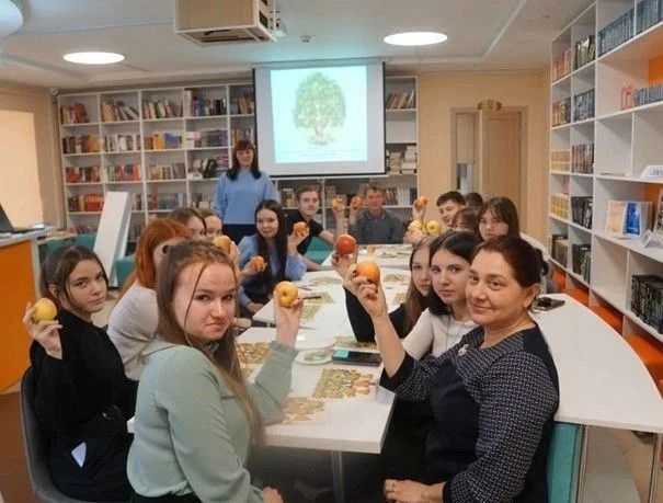 Чойская центральная районная библиотека вошла в топ-100 лучших учреждений страны и стала победителем конкурса на поощрение лучших практик в 2027 году