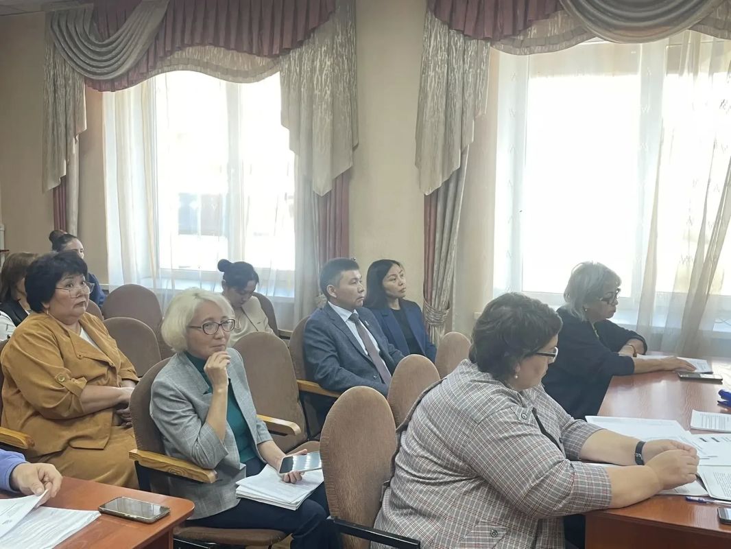 Очередная тридцать третья сессия Совета депутатов состоялась сегодня в Чемале Очередная тридцать третья сессия Совета депутатов состоялась сегодня в Чемале