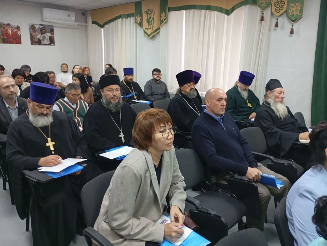 В Доме Дружбы народов Республики Алтай начал свою работу III Межрелигиозный форум «Диалог конфессий» В Доме Дружбы народов Республики Алтай начал свою работу III Межрелигиозный форум «Диалог конфессий»