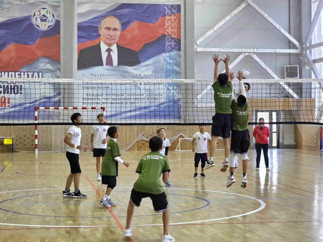 В городском физкультурно-оздоровительном комплексе прошло Первенство Республики Алтай по волейболу среди юношей и девушек 2012–2013 годов рождения В городском физкультурно-оздоровительном комплексе прошло Первенство Республики Алтай по волейболу среди юношей и девушек 2012–2013 годов рождения