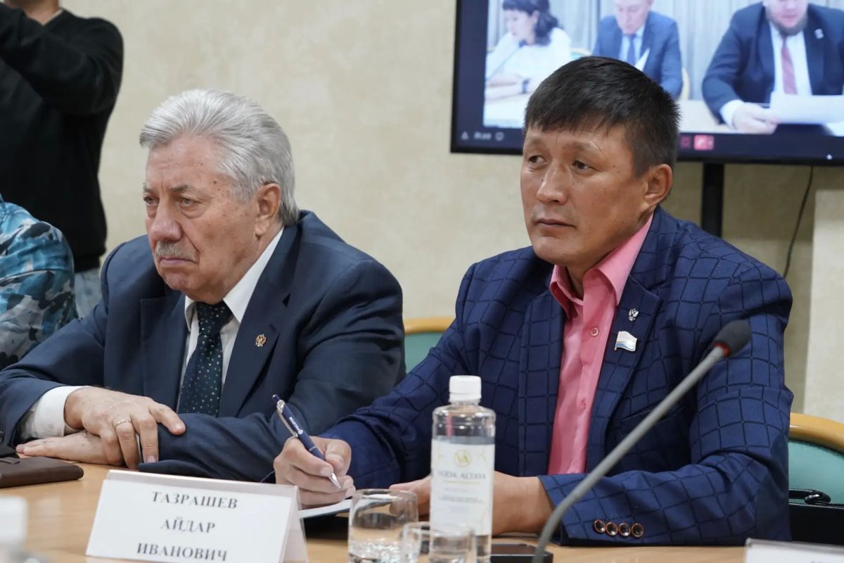 На предсессионном заседании комитет по национальной политике, образованию, культуре, общественным объединениям и СМИ рассмотрел кандидатуры в новый состав Общественной палаты Республики Алтай На предсессионном заседании комитет по национальной политике, образованию, культуре, общественным объединениям и СМИ рассмотрел кандидатуры в новый состав Общественной палаты Республики Алтай
