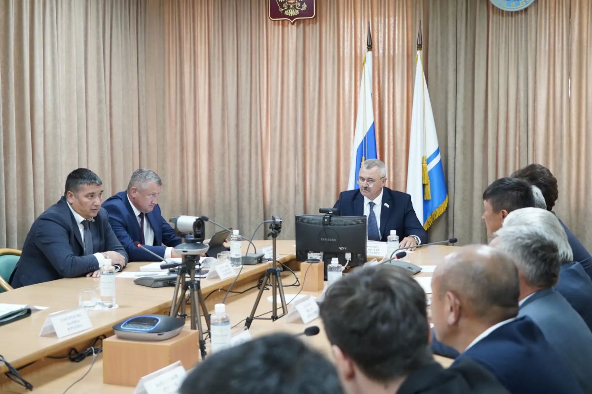 Комитет по экологии и природопользованию рассмотрел проект закона «О полномочиях органов государственной власти Республики Алтай в области экологической экспертизы»