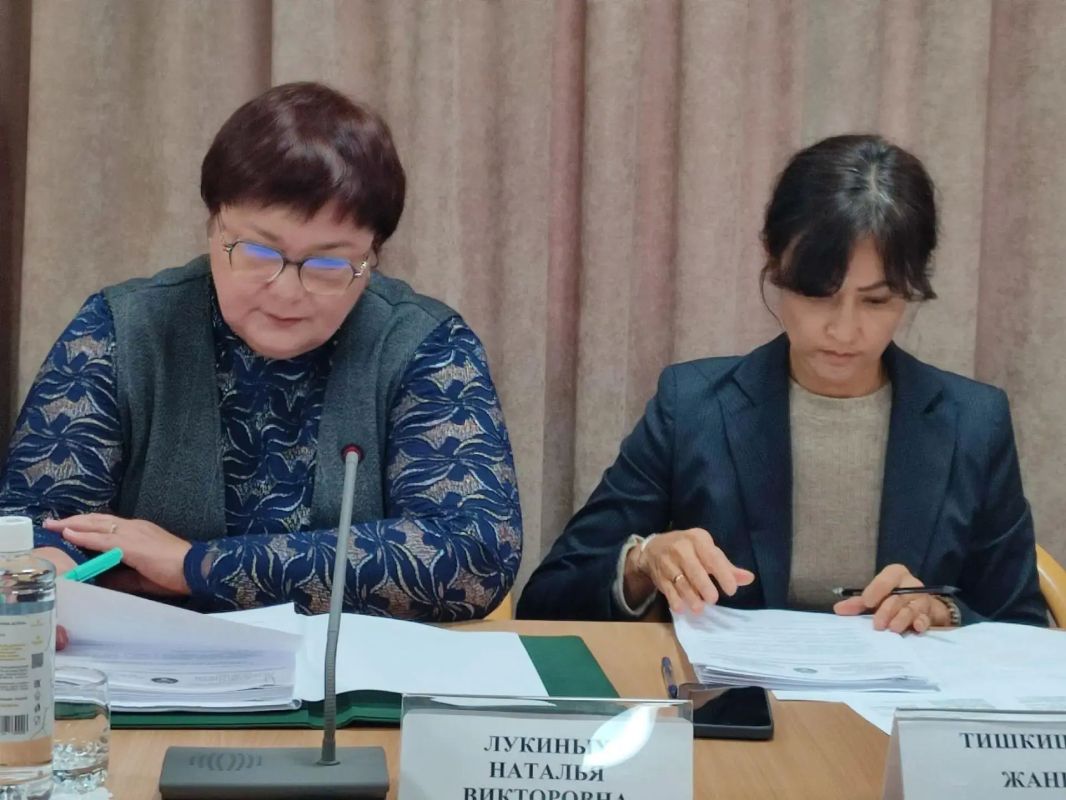 Прямо сейчас в региональном Парламенте проходит заседание Комитета по развитию туризма, предпринимательства, спорта и молодёжной политике Прямо сейчас в региональном Парламенте проходит заседание Комитета по развитию туризма, предпринимательства, спорта и молодёжной политике