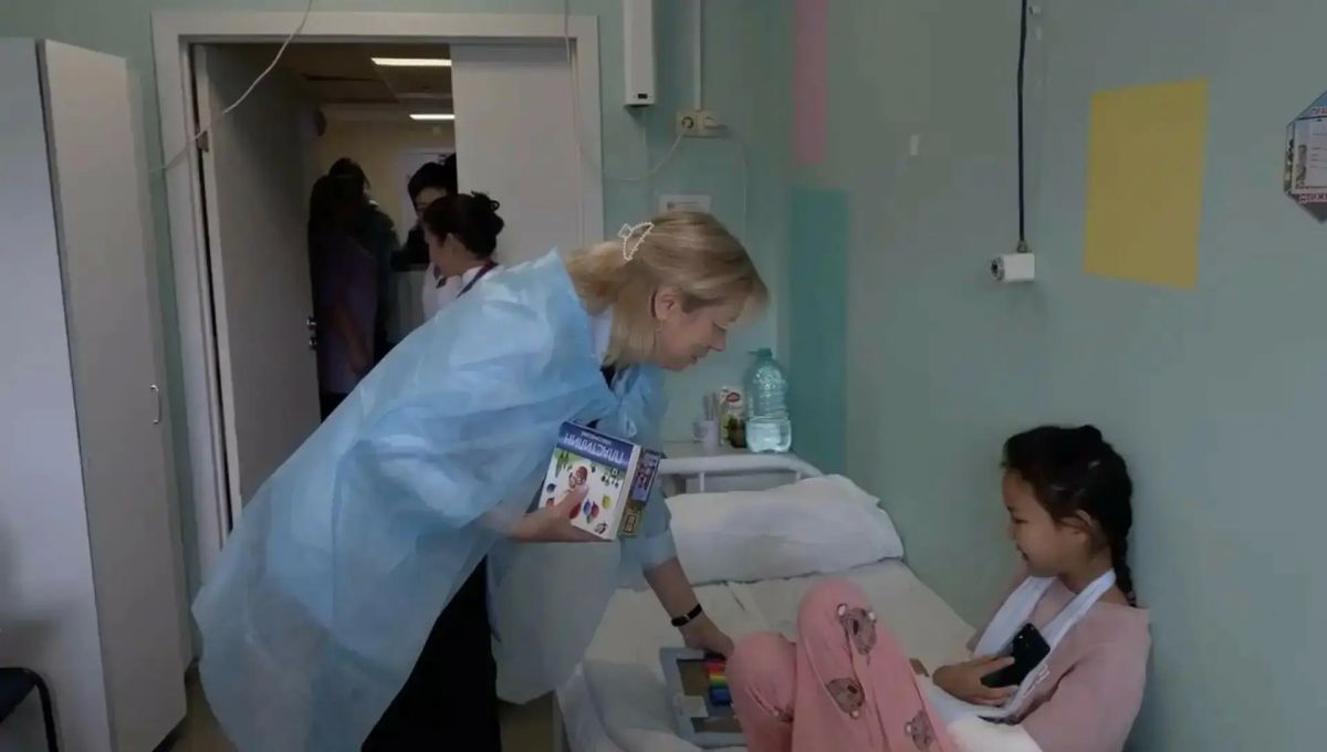 В Республике Алтай завершилась акция «Коробка храбрости»: депутаты и молодогвардейцы навестили маленьких пациентов В Республике Алтай завершилась акция «Коробка храбрости»: депутаты и молодогвардейцы навестили маленьких пациентов