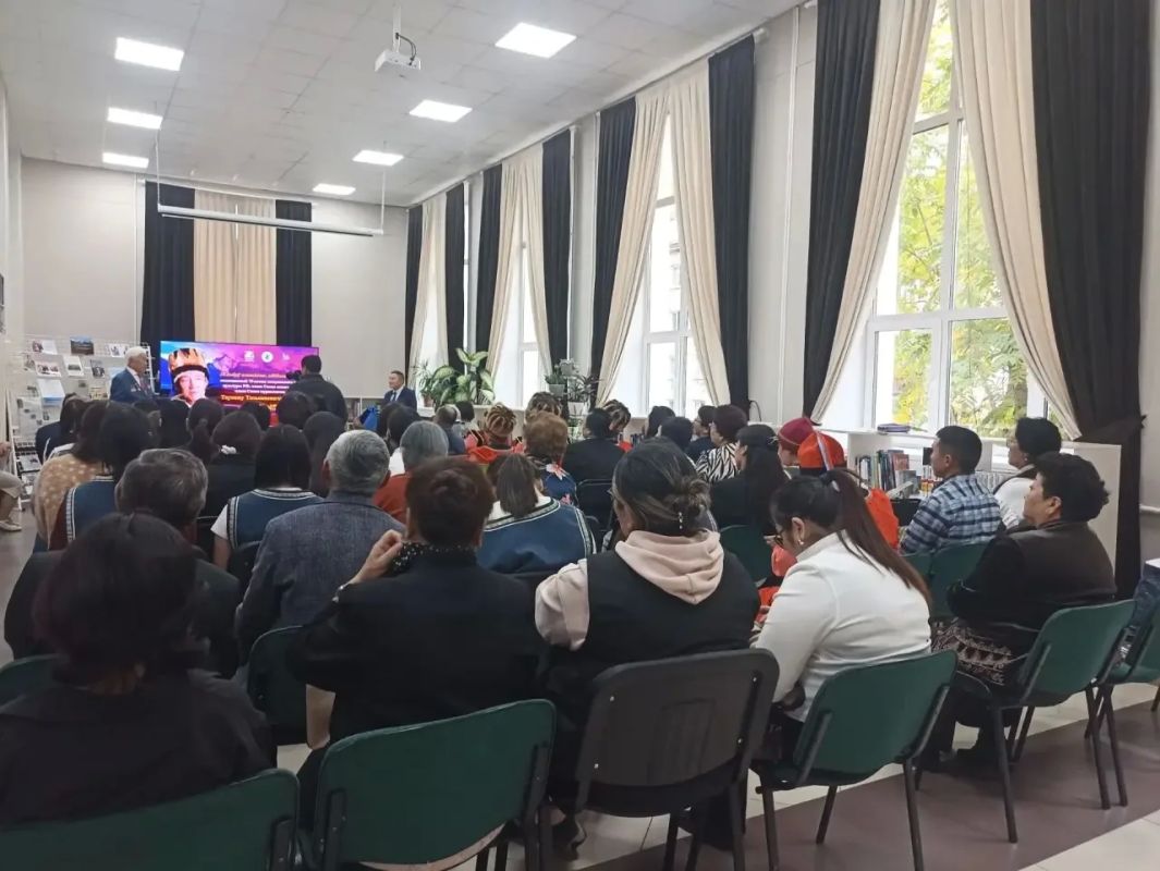 Прямо сейчас:. В национальной библиотеке имени М.В.Чевалкова проходит теплая встреча "Ккр алтайда, кбктр угына", посвященная 75- летию заслуженного работника культуры РФ, члена союза писателей России, члена союза журналистов... Прямо сейчас:. В национальной библиотеке имени М.В.Чевалкова проходит теплая встреча "Ккр алтайда, кбктр угына", посвященная 75- летию заслуженного работника культуры РФ, члена союза писателей России, члена союза журналистов...