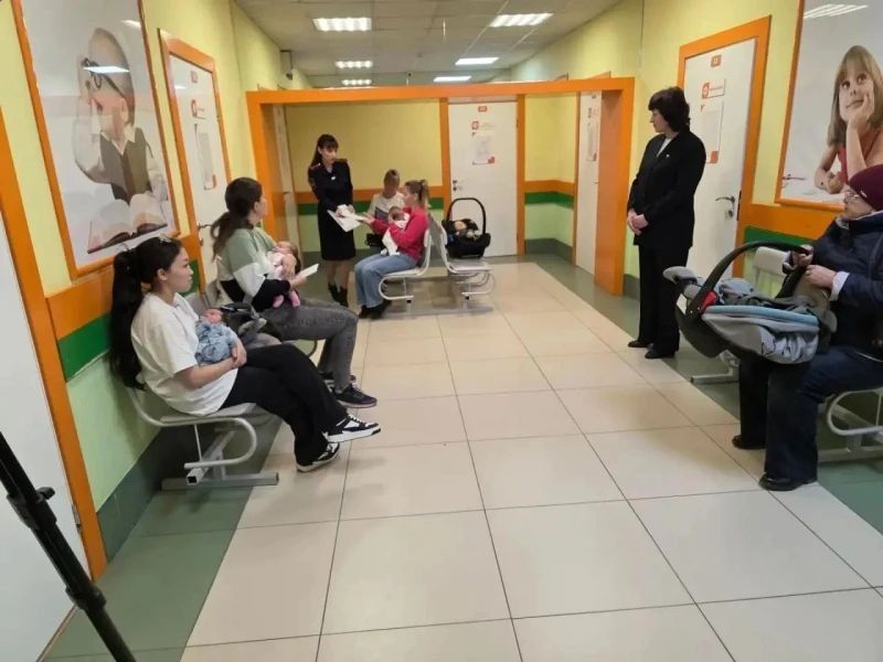 В Республиканской детской поликлинике прошла встреча по безопасности дорожного движения для маленьких пациентов и их родителей В Республиканской детской поликлинике прошла встреча по безопасности дорожного движения для маленьких пациентов и их родителей