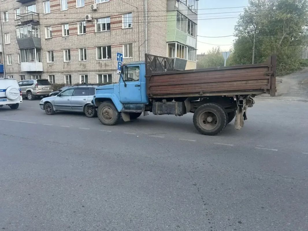 Смертельное ДТП в Горно-Алтайске: погиб водитель грузовика Смертельное ДТП в Горно-Алтайске: погиб водитель грузовика