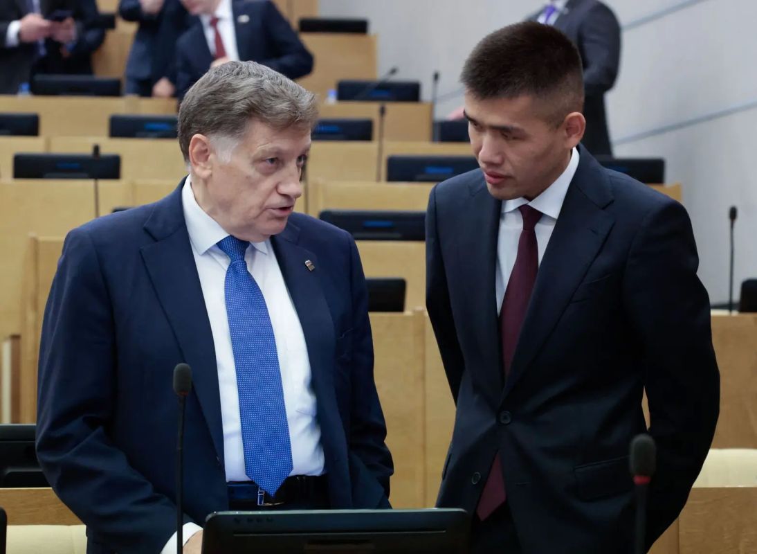Александр Суразов займется вопросами региональной политики Александр Суразов займется вопросами региональной политики