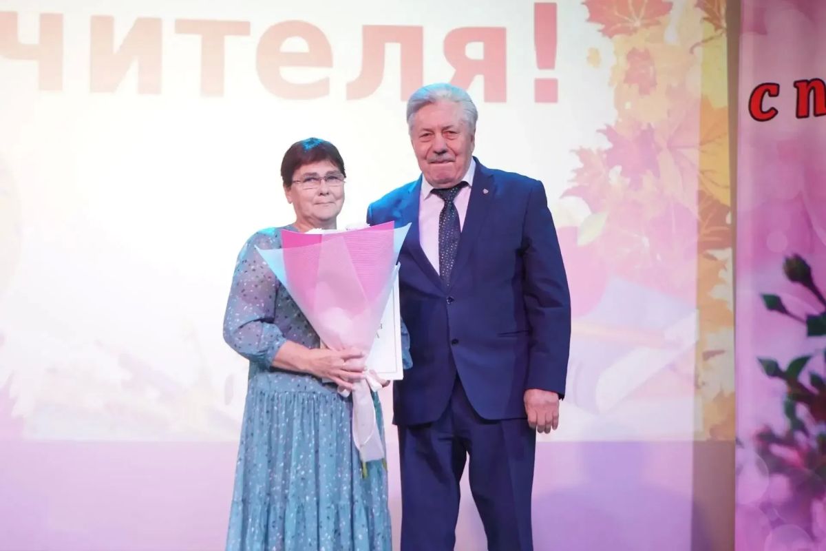 Сегодня наша страна отмечает профессиональный праздник педагогов