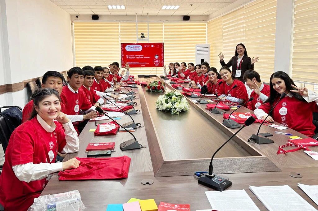 Алтайские педагоги укрепляют позиции русского языка в Азии