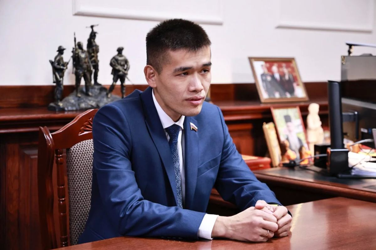 Андрей Турчак: Встретился с депутатом Госдумы от Республики Алтай Александром Суразовым Андрей Турчак: Встретился с депутатом Госдумы от Республики Алтай Александром Суразовым