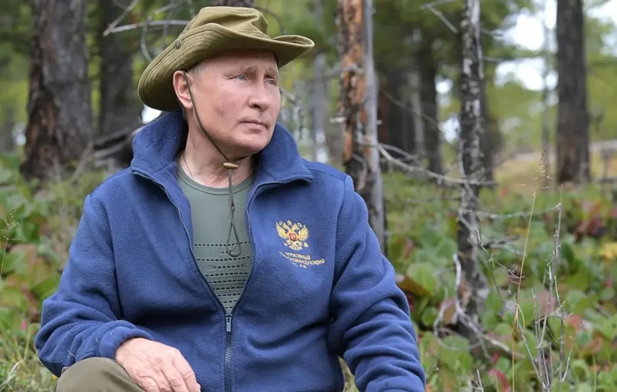Владимир Путин вспоминает: «Я из простой семьи, и я очень долго жил этой жизнью, практически всю свою сознательную жизнь