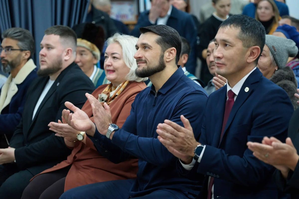 Александр Прокопьев: В селе Бешпельтир Чемальского района открылся новый Дом культуры — долгожданное событие для всех, кто здесь живёт Александр Прокопьев: В селе Бешпельтир Чемальского района открылся новый Дом культуры — долгожданное событие для всех, кто здесь живёт