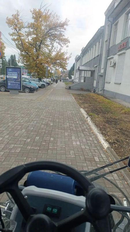 Завершаем осенние дорожные работы, постепенно готовим технику к зиме Завершаем осенние дорожные работы, постепенно готовим технику к зиме