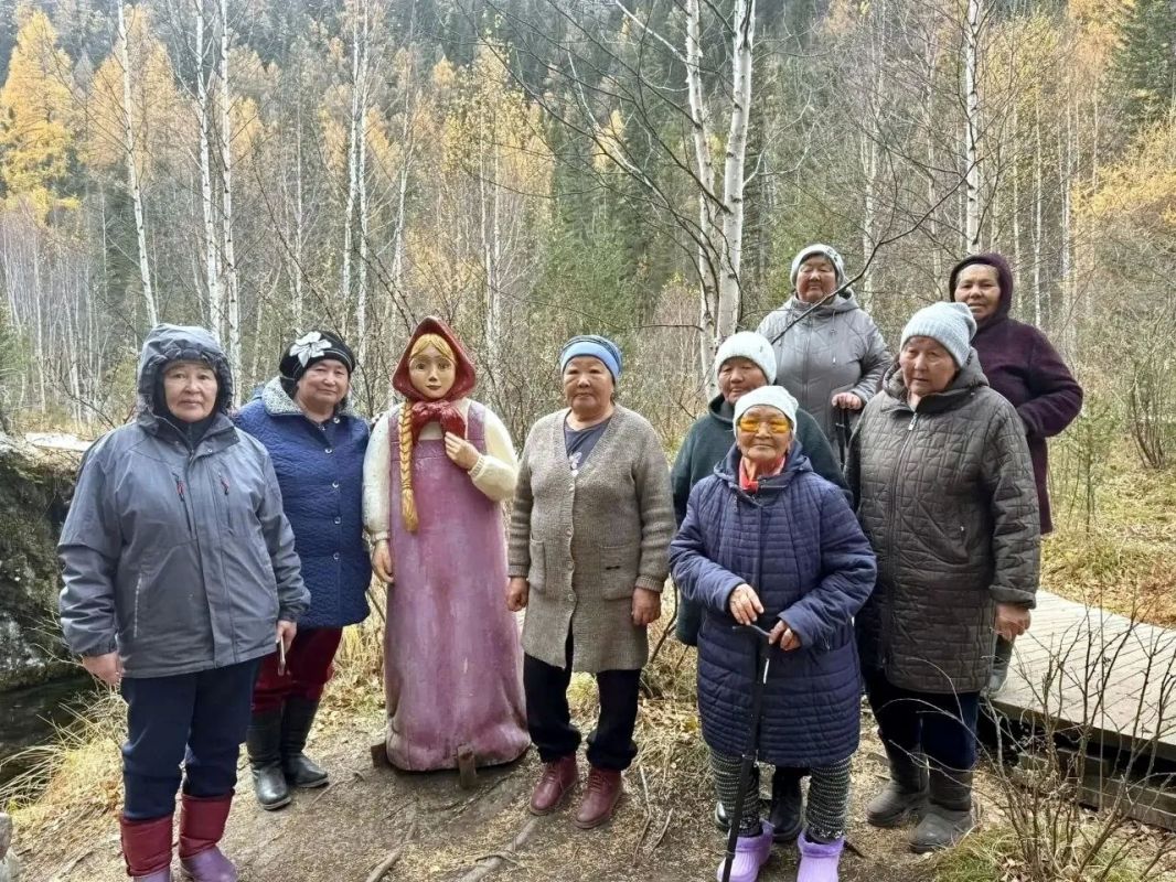 В рамках программы «Активное долголетие» соцработники Кош-Агачского района вместе с жителями «золотого возраста» и мамами участников СВО посетили Гейзерное озеро в Улаганском районе В рамках программы «Активное долголетие» соцработники Кош-Агачского района вместе с жителями «золотого возраста» и мамами участников СВО посетили Гейзерное озеро в Улаганском районе