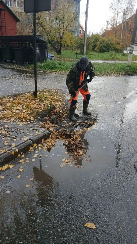 Горно-Алтайск готовится к зиме — завершаются осенние дорожные работы, технику готовят к зиме Горно-Алтайск готовится к зиме — завершаются осенние дорожные работы, технику готовят к зиме